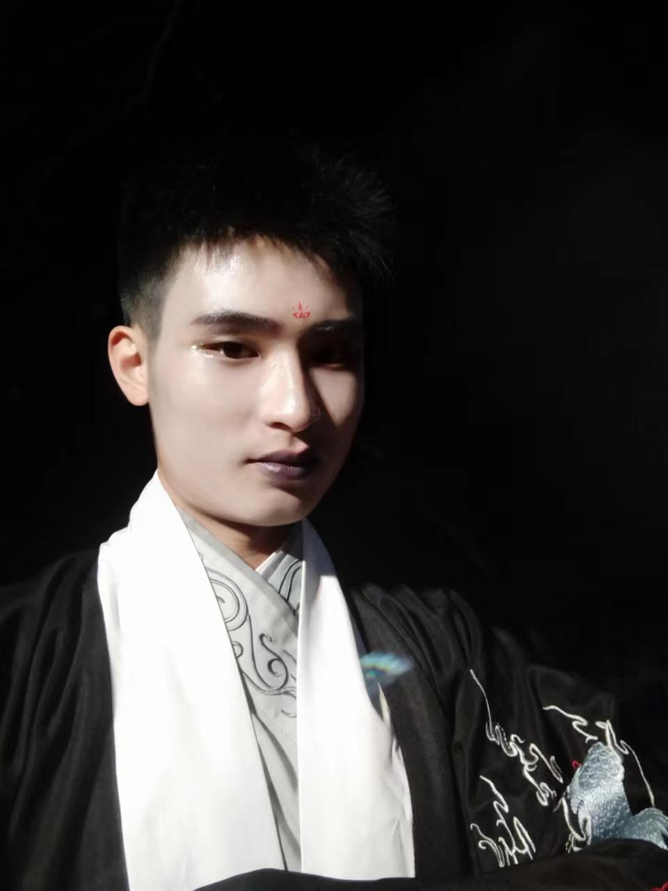 杨航